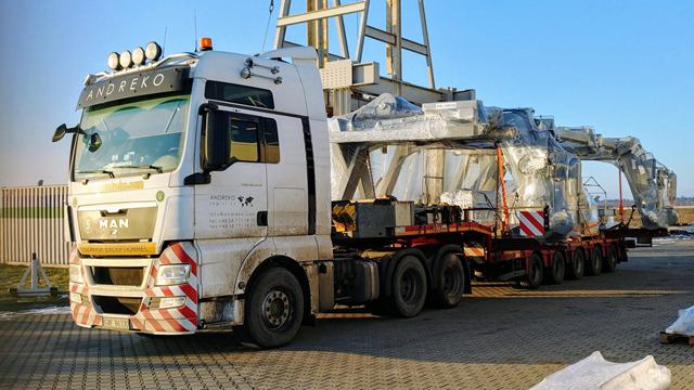 Davitt HNC-11000 pakket og lastet på trailer